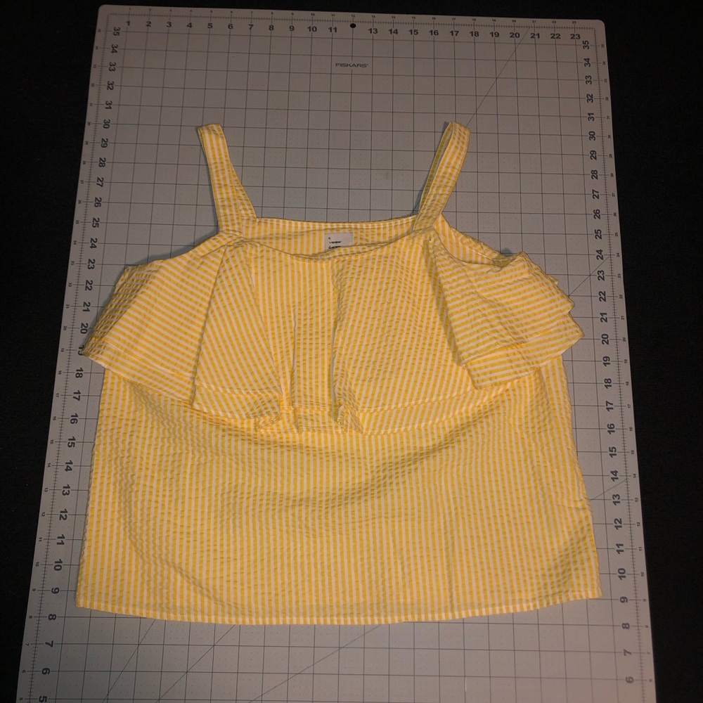 A New Day. Womens Top. Size Medium. Yellow color.